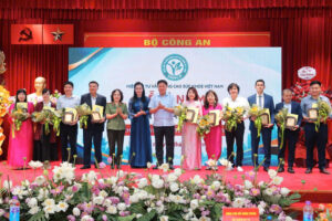 Các đại biểu tham dự Lễ kỷ niệm một năm thành lập Hiệp hội Tư vấn nâng cao sức khỏe Việt Nam. | Ảnh: VOV1
